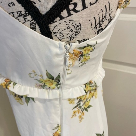 Show Me Your MuMu size Medium White Floral Dress With two Front Slits - Picture 6 of 16
